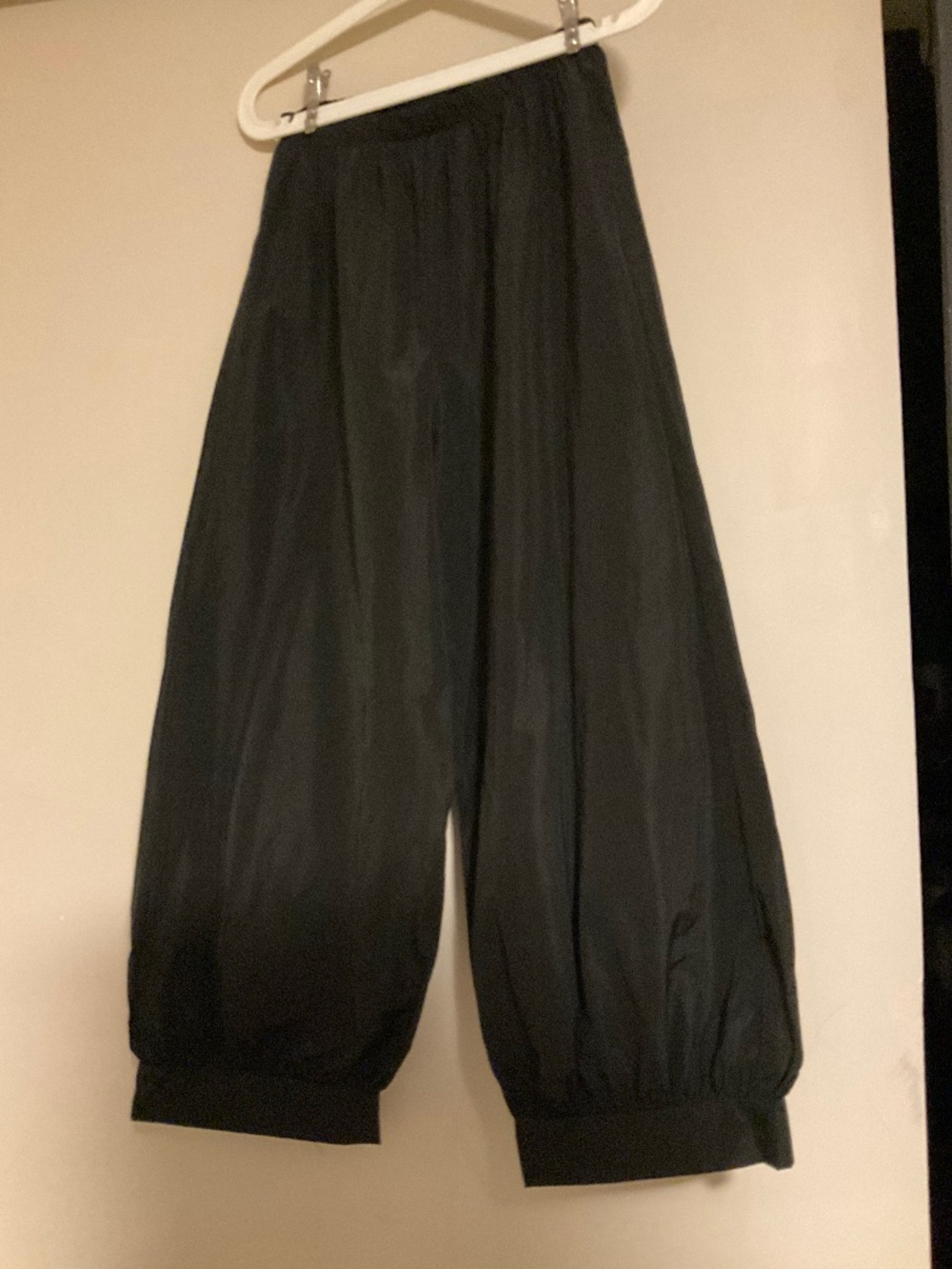 Bryn Walker black memory crunch pants XS